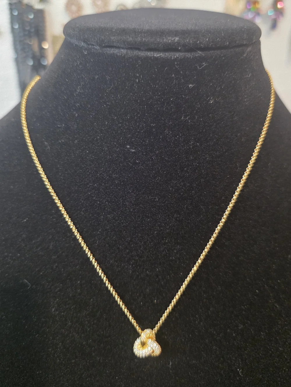 New kate spade Gold Knot Pendant Necklace